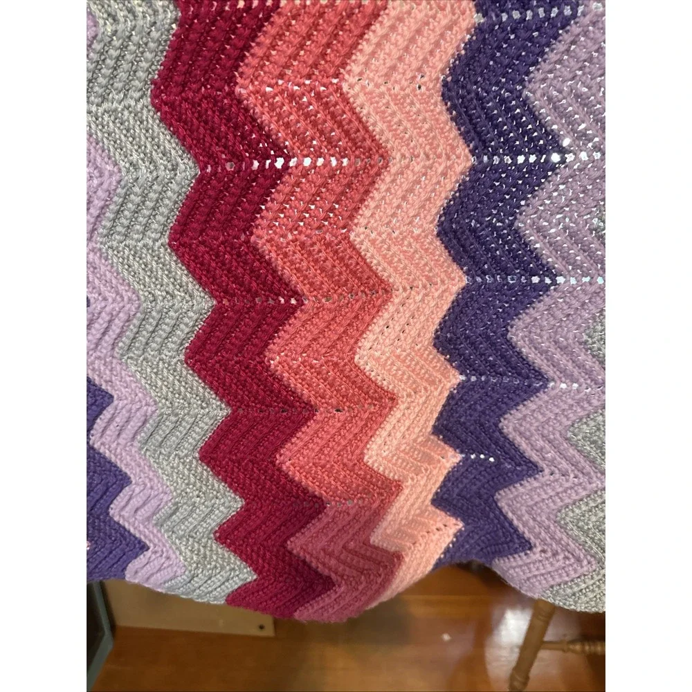 Vintage Retro Zigzag Afghan Throw Blanket Hand Knitted Med. 41X53